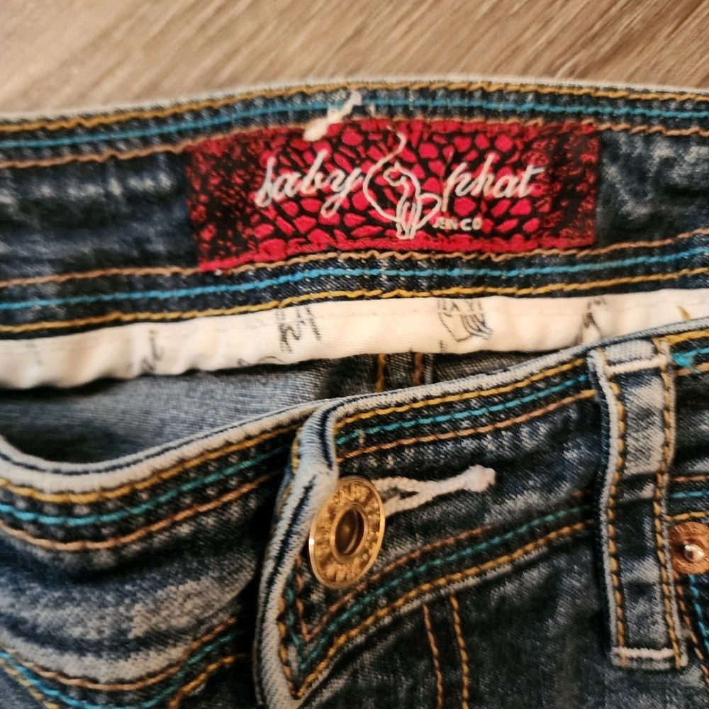 Vintage Baby Phat Y2K Capri Jeans Cat Embroidered McBling Cropped Denim 5 / 6 - Picture 5 of 16